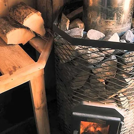 The Fat Fox Lodge, Morzine Lodge *
